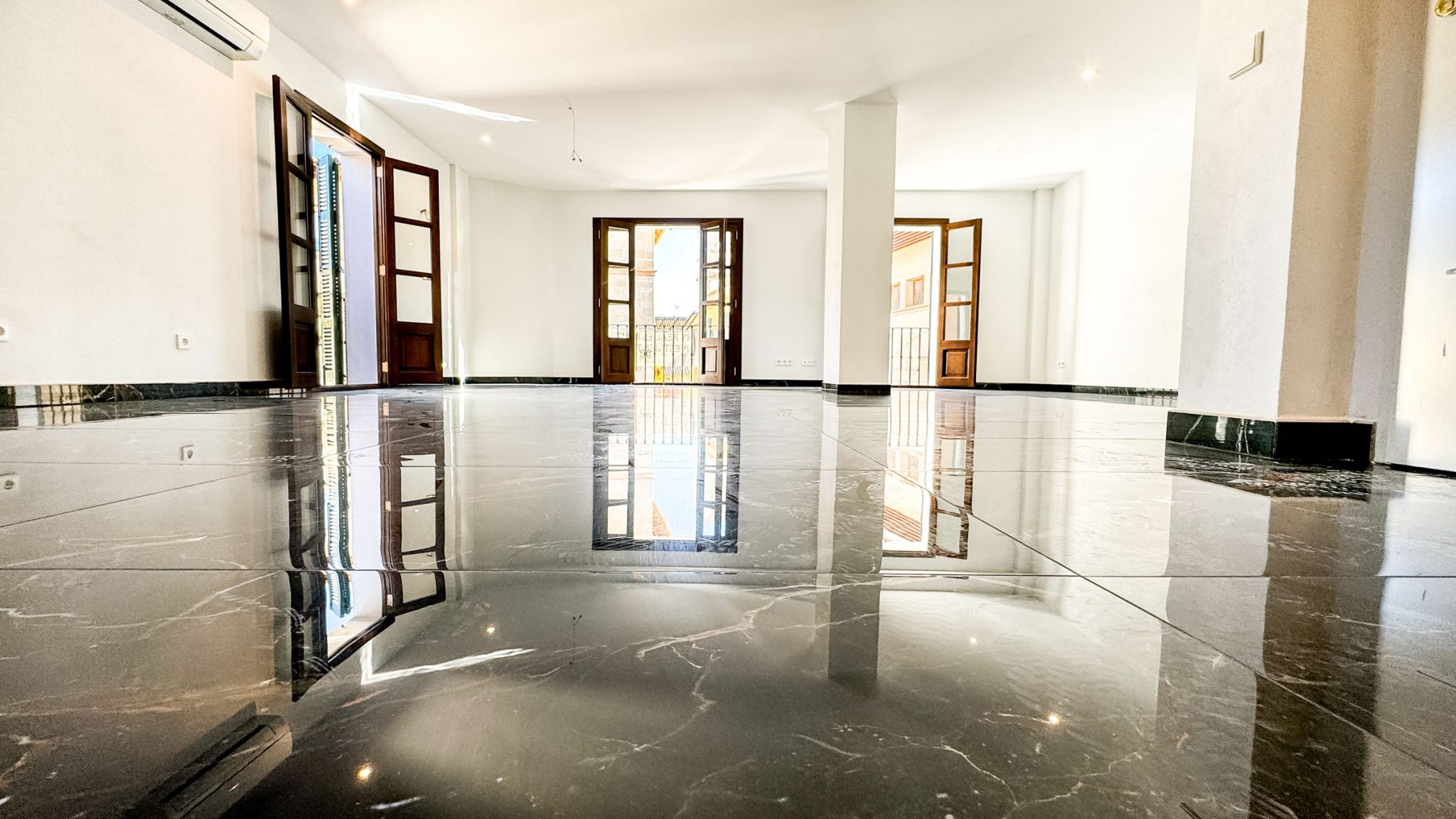 moderne Wohnung zentral renoviert Aufzug