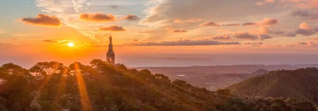 Además de nuestra cartera oficial de propiedades en nuestro sitio web, también le ofrecemos una cartera exclusiva de propiedades que le sugerimos según sus criterios de búsqueda. Estas propiedades no aparecen en nuestro sitio web ni en nuestras exposiciones. Immobilien Felanitx Sunset