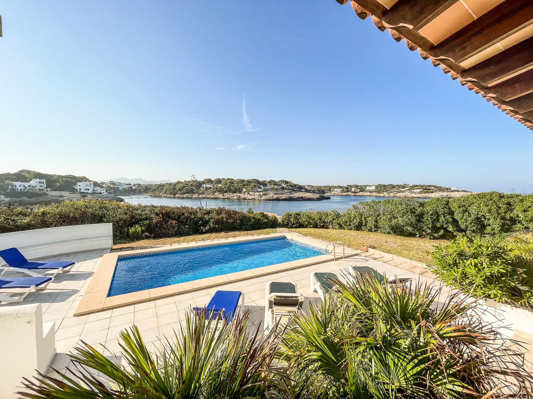 Spectacular villa in first sea line in Cala d’Or