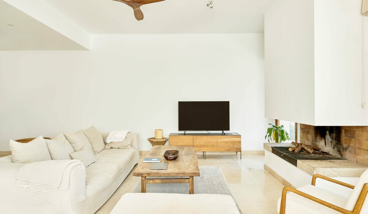 Moderne Saal mit Kamin Luxus Immobilien Mallorca