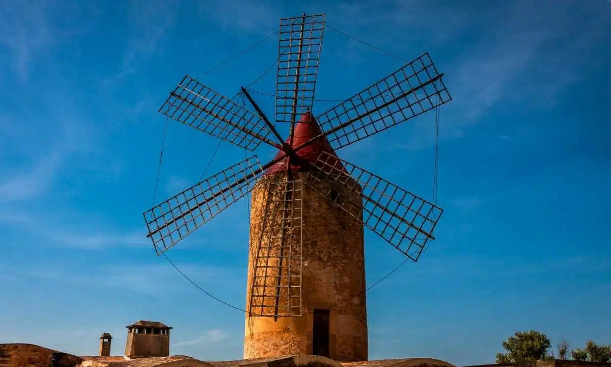 Cas Conocs es un pequeño pueblo en el sureste de Mallorca, con muchas fincas a su alrededor. En el pequeño pero bonito pueblo hay varios restaurantes, de los que ahora presentamos nuestros favoritos: Restaurants in Cas Concos