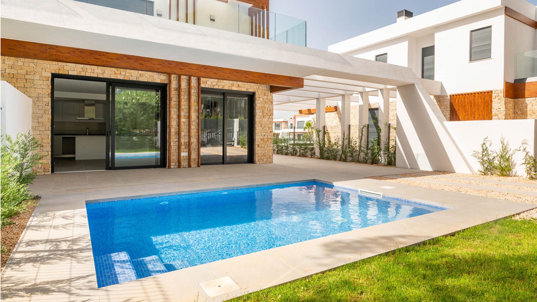 Neubauvilla Swimmingpool