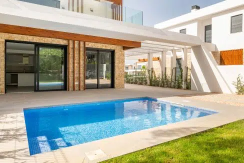 Neubauvilla Swimmingpool