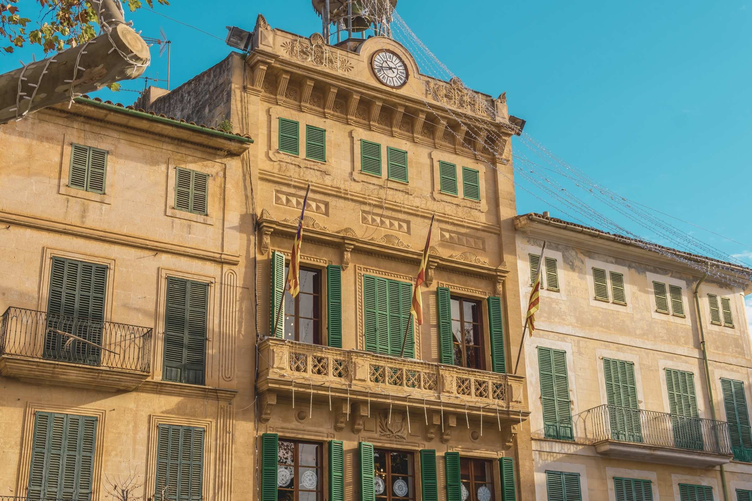 En el aire Llucmajor am Rathaus auf Mallorca