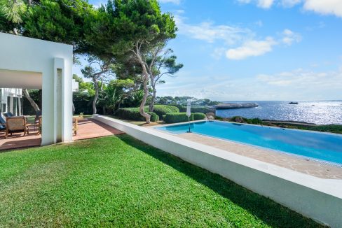 Traumvilla Meer poolblick