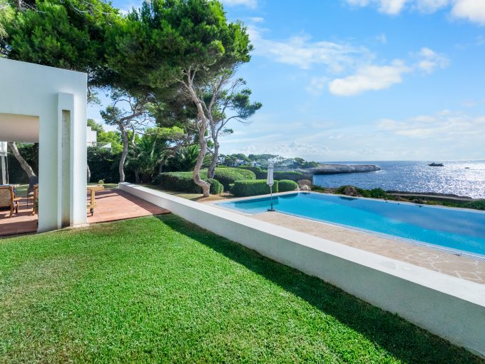 Traumvilla Meer poolblick