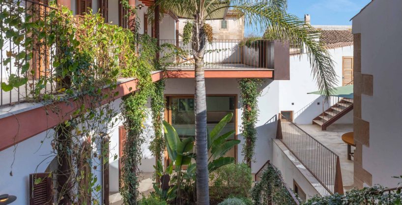 Historisches renoviertes Stadthaus in Campos mit Garage 16