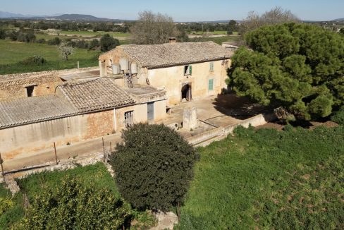 Weitlaeufige Rustikafarm 12