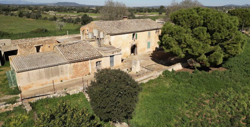 Weitlaeufige Rustikafarm 12