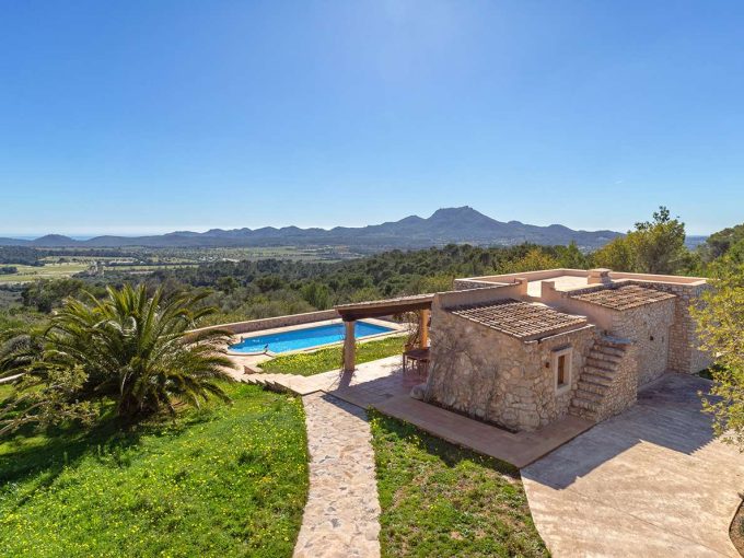 Rustikale Finca mit Traumhaften Blick in Felanitx