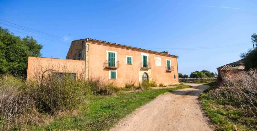 Altes Herrenhaus in Villafranca